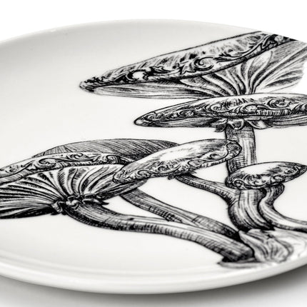 Serax Tomorrowland broodbord Mushrooms – detailfoto van het paddenstoelendessin op porselein
