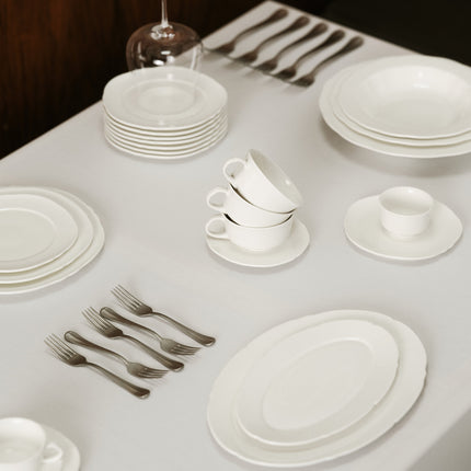 Silhouette Oval Plate M White 12/Box