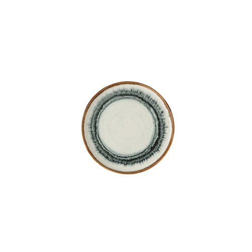 Harvest Flare Natural Walled Plate van Churchill, 21 cm, set van 6. Handgemaakt bord met opstaande rand in een warme, natuurlijke tint en een organisch ontwerp, ideaal voor het serveren van bijgerechten, salades of kleinere gerechten. Duurzaam en stijlvol, perfect voor gebruik in de horeca.