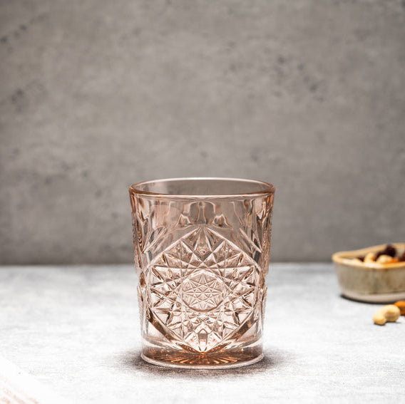 Onis ICON Rose glas 355 ml sfeerbeeld roze tumbler professioneel horecaglas