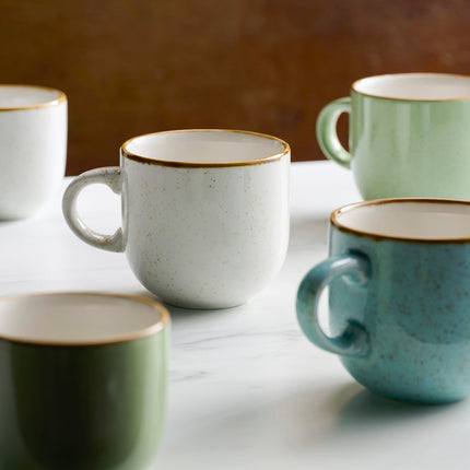 Churchill Stonecast Barley White Bubble Mug – porseleinen koffiemok met bolle vorm in Barley White, verkrijgbaar in meerdere formaten voor de horeca.